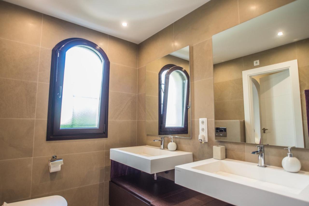 Luxurioese Und Grossraeumige Villa Mit Community Pool, Sicht Auf Das Mittelmeer Sowie Dem Mar Menor, La Manga Club Atamaría Esterno foto
